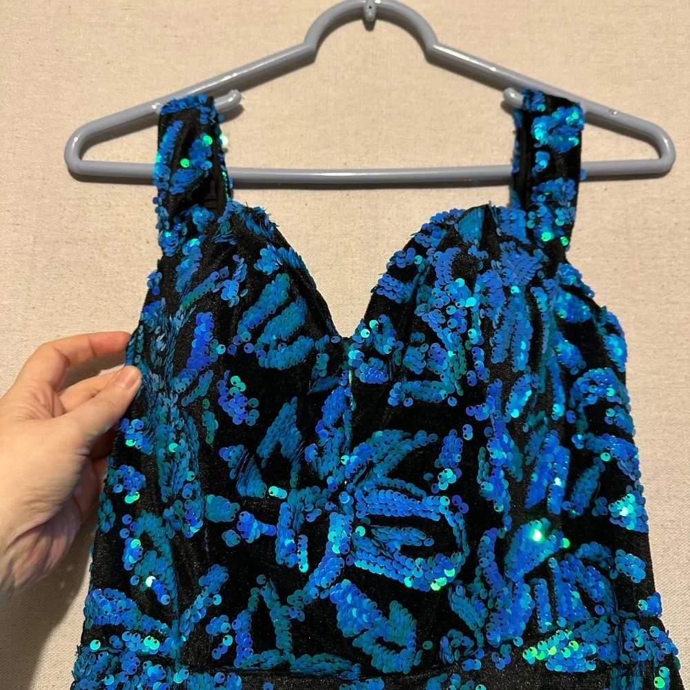 NWT Amelia Couture Sequin Print Off Shoulder Gown - size 6 - Picture 6 of 9
